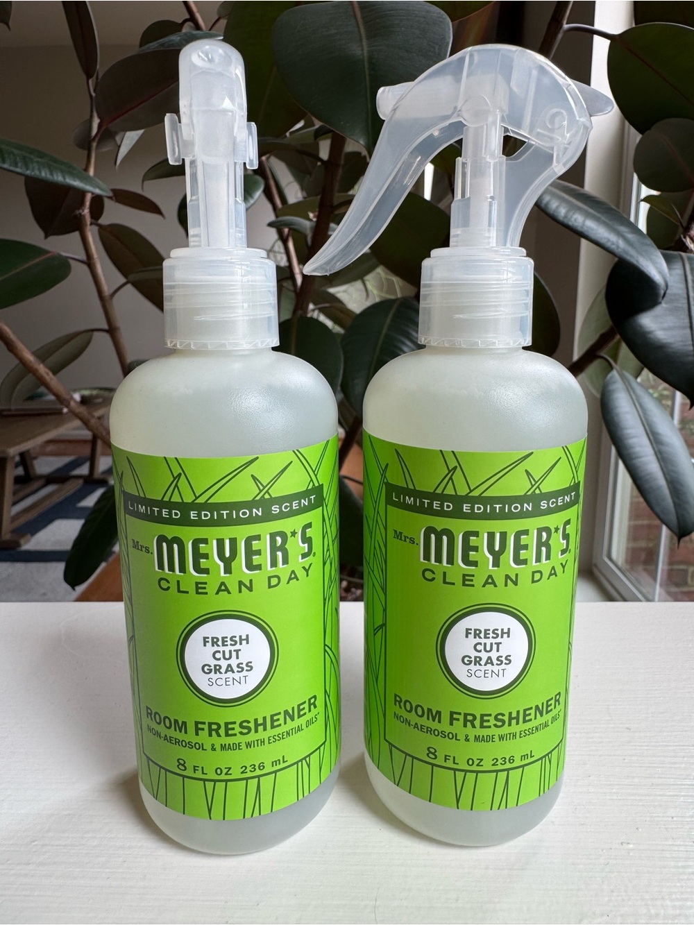 Lot/2 Mrs. Meyer’s Clean Day Limited Edition Fresh Cut Grass Room Freshener NEW